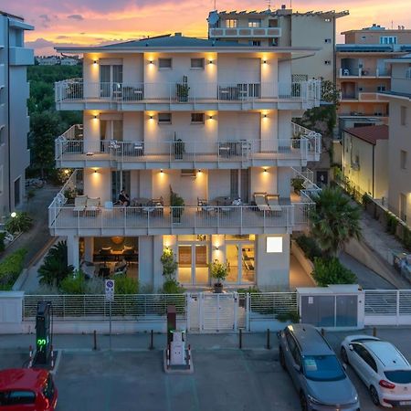 Hotel Riva E Mare Rímini Exterior foto