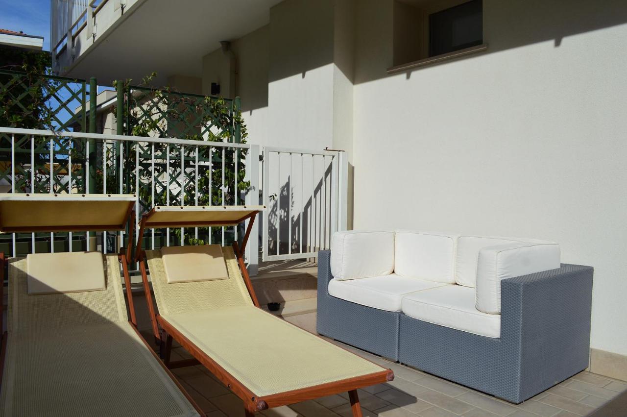 Hotel Riva E Mare Rímini Exterior foto