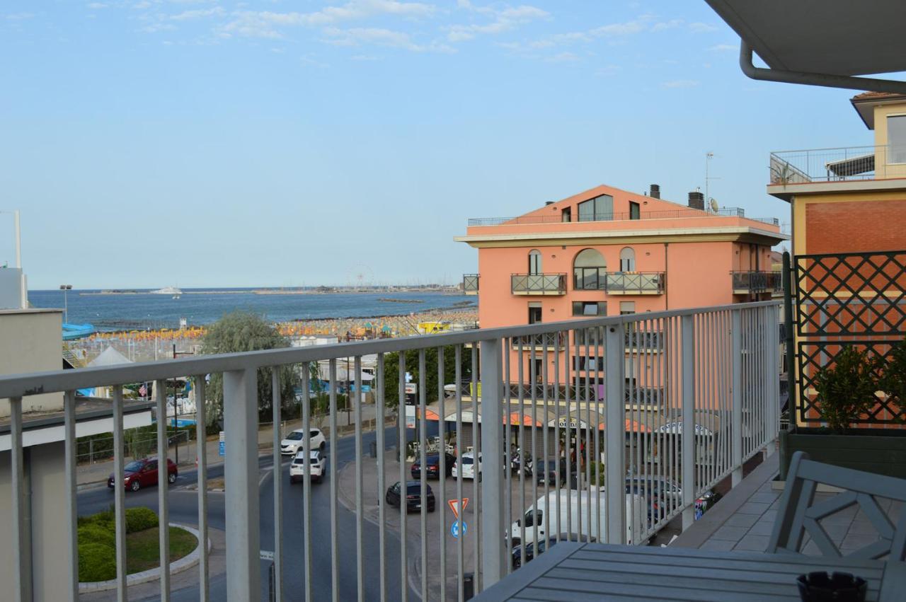 Hotel Riva E Mare Rímini Exterior foto