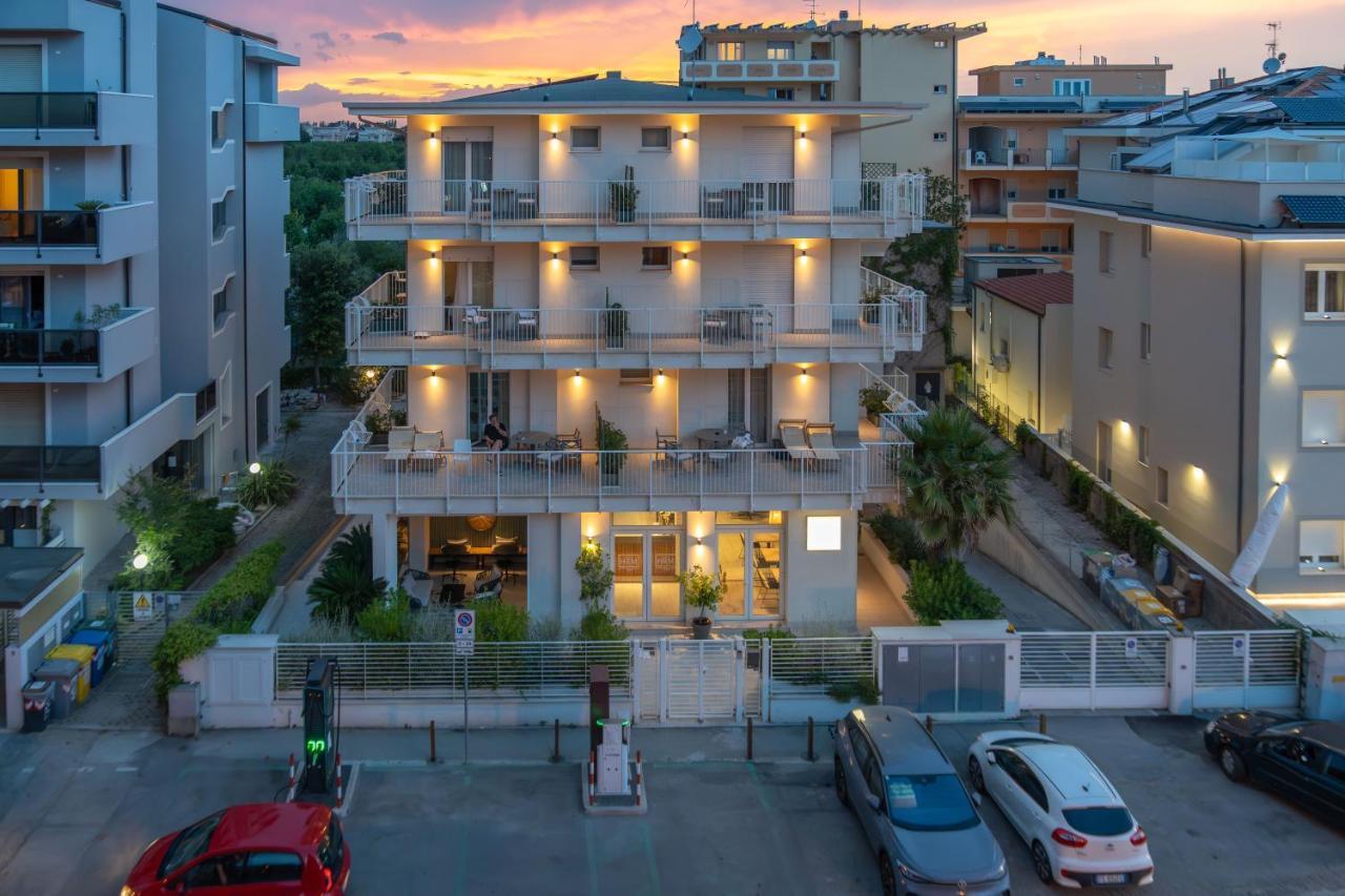 Hotel Riva E Mare Rímini Exterior foto