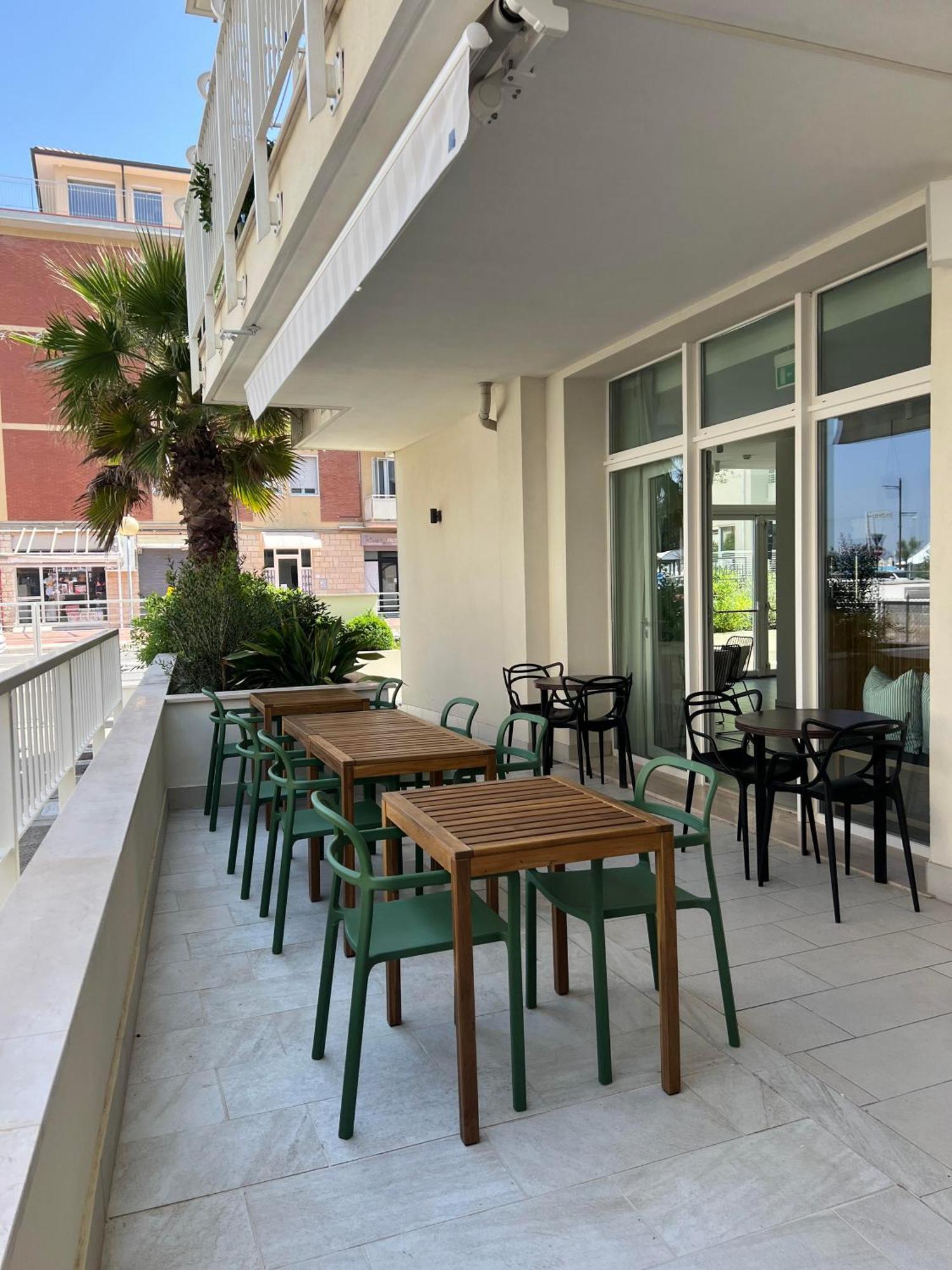 Hotel Riva E Mare Rímini Exterior foto